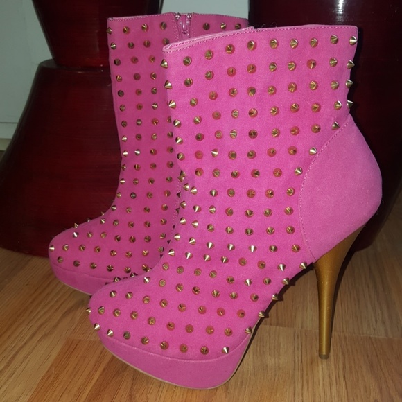 Gold Fish Shoes - Gold Fish studded pink boots